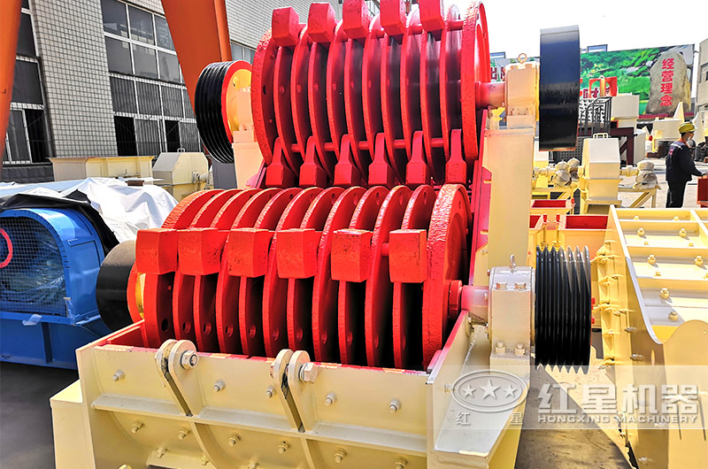 2PC的雙級破碎機內(nèi)部轉(zhuǎn)子實拍 2PC的雙級破碎機內(nèi)部轉(zhuǎn)子實拍