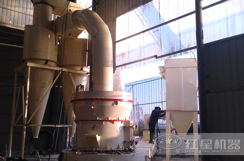 雷蒙磨粉機加工現(xiàn)場實拍 雷蒙磨粉機加工現(xiàn)場實拍