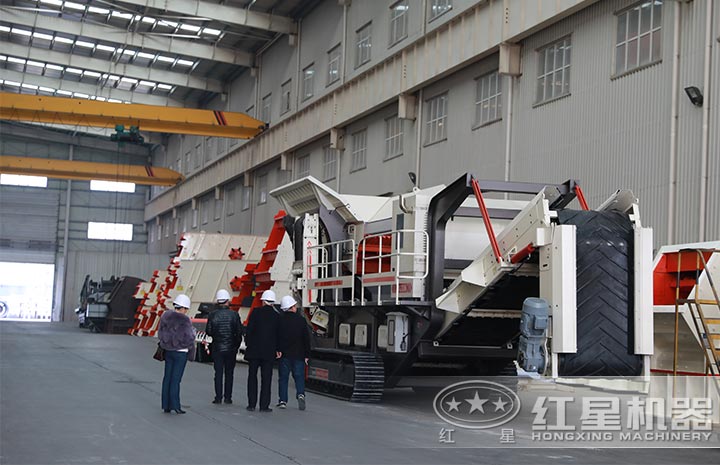 用戶來廠考察，親眼了解移動(dòng)式制砂機(jī)詳情